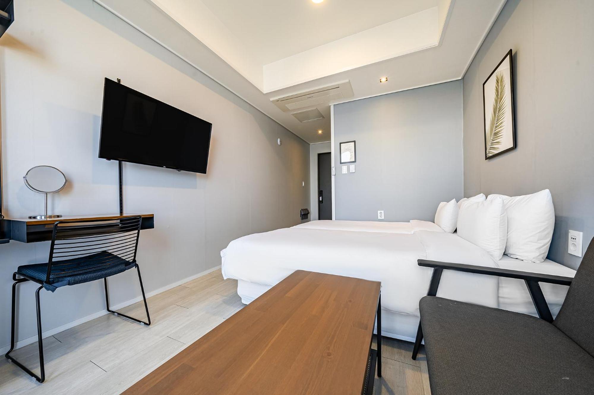 Stay Hostel Сокчхо Экстерьер фото
