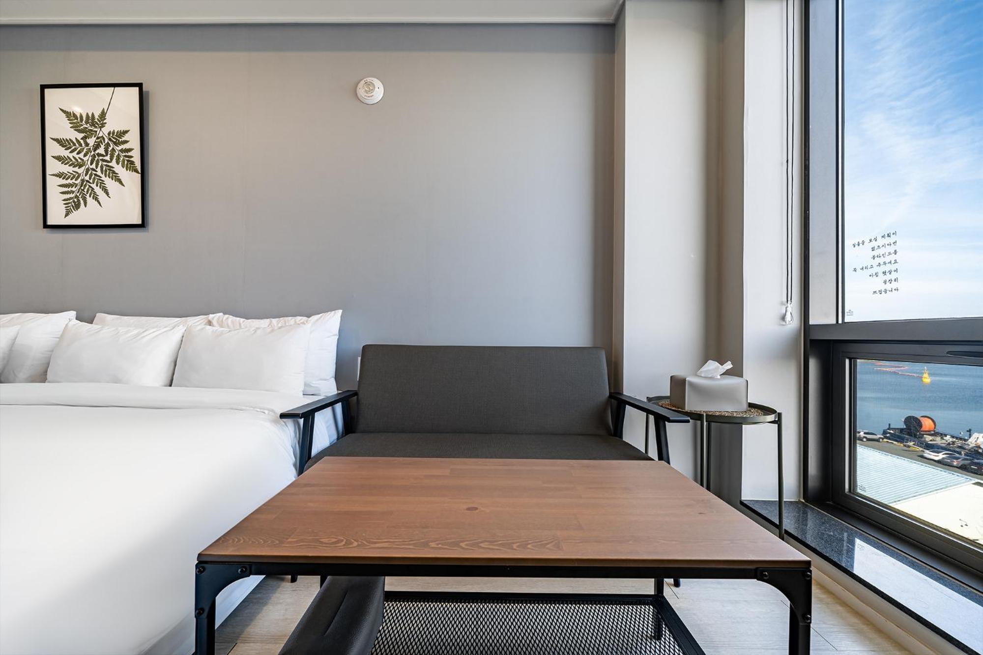 Stay Hostel Сокчхо Экстерьер фото