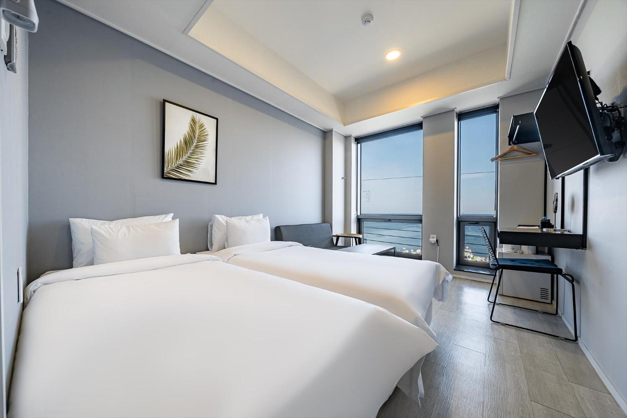 Stay Hostel Сокчхо Экстерьер фото